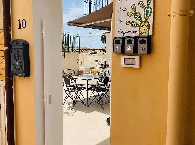 Arco Dei Cappuccini Taormina